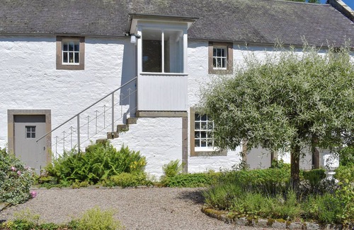 Forfar Cottage | 1 bedroom accommodation in Pitscandly, near Forfar