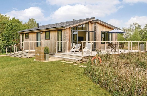 Weybread Cabin | 1 bedroom accommodation in Weybread, Diss