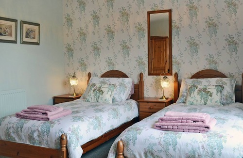 Hele Cottage | 1 bedroom accommodation in Hewish Mill, near Woolacombe
