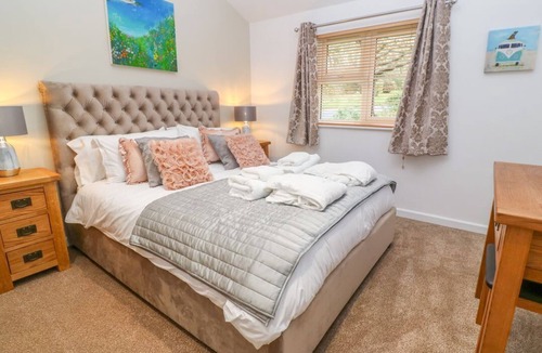 Looe Cabin | 1 Lake View, Lanreath