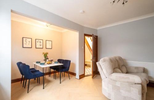 Leiston House | 10 Jubilee Cottage