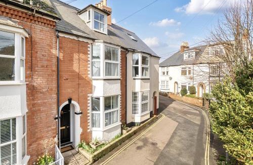 Sidmouth Ski Chalet | 10 Riverside Three bed house sleeps six only 235m to the beach
