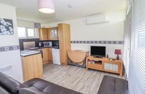 Chapel Saint Leonards House | 103 Cherry Park