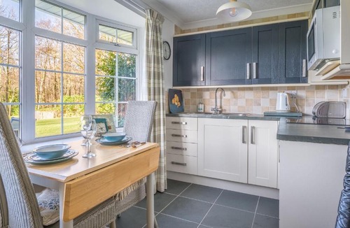 Windermere House | 11 Priory Cottages, cottage with lake access on Windermere