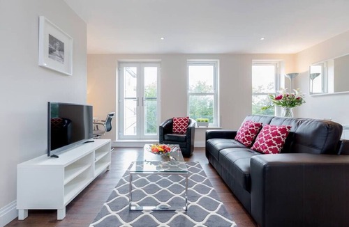 Reigate Apartment | 11 Trinity House - 2 bedroom apartment
