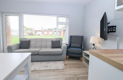 Mundesley House | 12 Siesta Mar