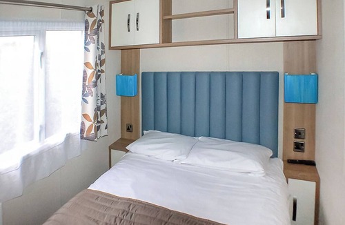 Wigton House | 12ft-wide caravan with one double and two twin.