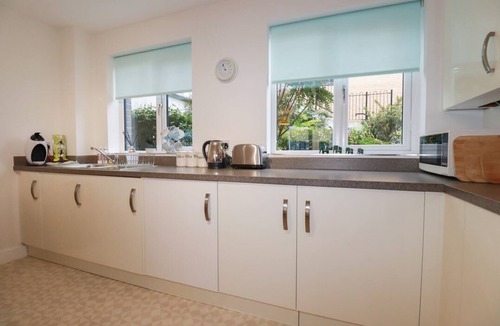 Saint Austell Bay Apartment | 13 Clock Tower Court, Charlestown