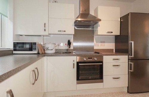 Saint Austell Bay Apartment | 13 Clock Tower Court, Charlestown