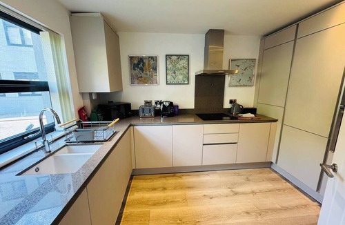 Barnt Green House | #13 Elegant Solihull Townhouse Sleeps 10 NEC/BHX