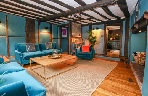 City Centre Cottage | 130 m² Cottage ∙ 3 bedrooms ∙ 6 guests