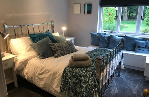 Godalming Cottage | 14th Century Converted Dairy