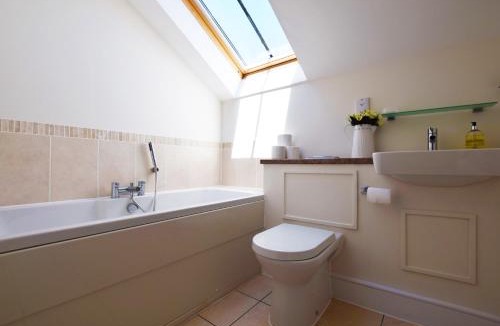 Kingsbridge Apartment | 15 Crabshell Heights