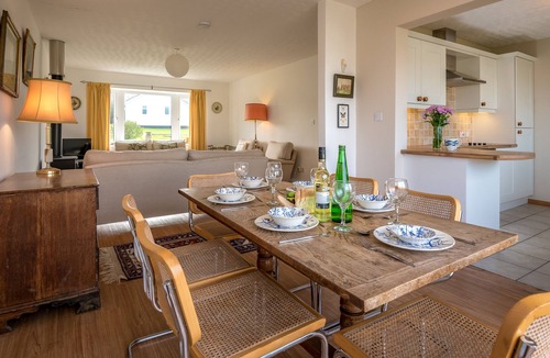 Bwlchtocyn House | 15 Lon Cernyw - Three Bedroom House, Sleeps 8