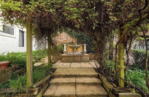 Eastcote and East Ruislip House | 16th Century Manor House | 6BR | Private Grounds