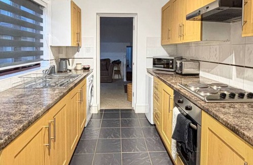 Grantham Apartment | 1Bed Flat Central Sleeps 4 Garden Free Gym Access