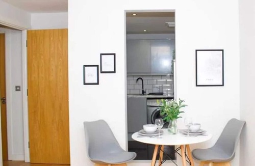Bordesley Apartment | 2 Bed Apartment in Avoca Court