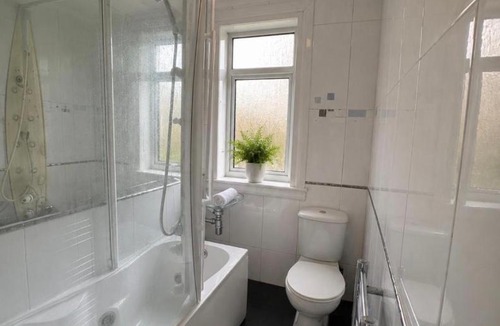 Longcroft Apartment | 2 bed corstorphine