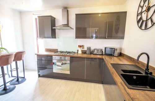 Manchester Apartment | 2 Bed Didsbury Flat | Sleeps 6 | Free Parking