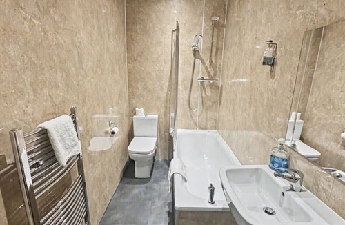 Tollcross Condo | 2 Bed Flat in Central Edinburgh