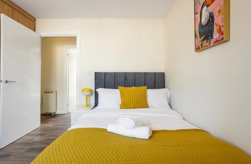 Custom House Apartment | 2-bed -Free parking- Excel - Canning Town- Canary Wharf