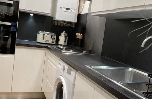 Wimbledon Park Apartment | 2 bed Home from Home Apartments SW19