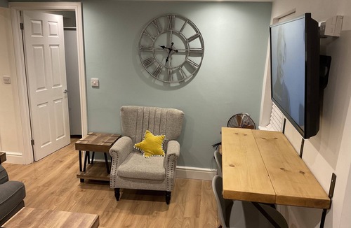 Wimbledon Park Apartment | 2 bed Home from Home Apartments SW19
