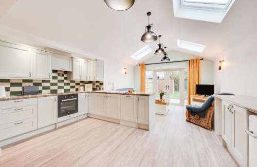 Beccles House | 2 Bed in Aldeby oc-2wca