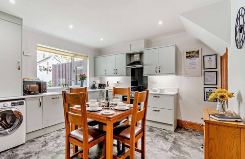 Ashbourne Cottage | 2 Bed in Ashbourne (oc-85571)