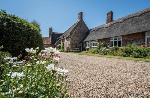 Bacton Cottage | 2 Bed in Bacton (oc-710)