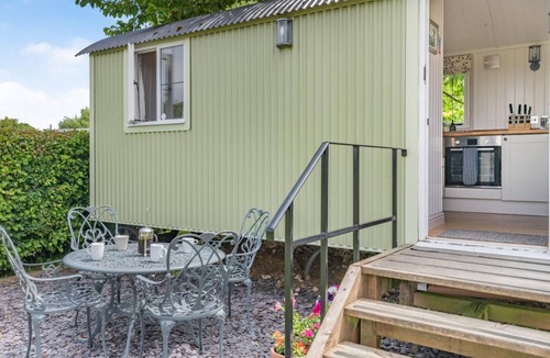 Beccles Cottage | 2 Bed in Barsham (oc-s32505)