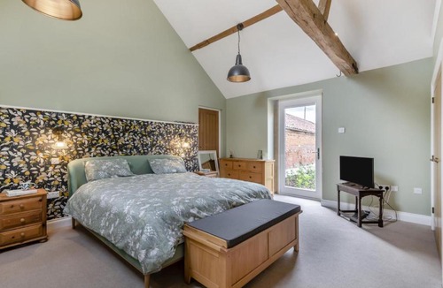 Neatishead House | 2 Bed in Barton Turf oc-i29127