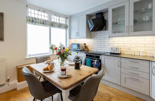 Upper Town House | 2 Bed in Bath oc-bhr24