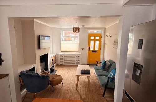 Beverley Cottage | 2 Bed in Beverley (oc-93219)