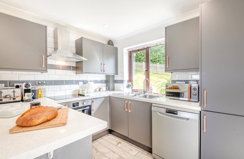 Denton Cottage | 2 Bed in Bladbean (oc-ct029)