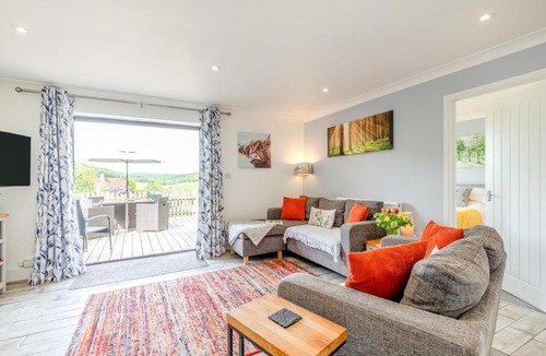 Denton House | 2 Bed in Bladbean oc-ct029