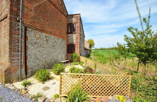 Bodham Cottage | 2 Bed in Bodham (oc-1660)