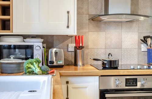 Bodham Cottage | 2 Bed in Bodham (oc-2082)