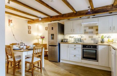Brecon House | 2 Bed in Brecon oc-bn310