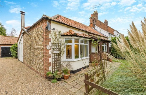 Briston House | 2 Bed in Briston (oc-s30561)