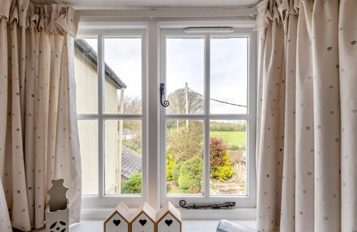 Galmpton Cottage | 2 Bed in Brixham (oc-74200)