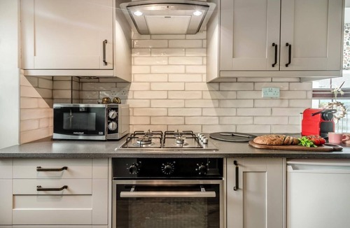 Little Haven Apartment | 2 Bed in Broad Haven (oc-c27962)