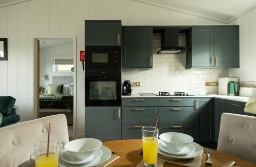 Sandyhills Ski Chalet | 2 Bed in Castle Douglas (oc-86449)