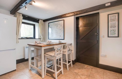Peak District National Park Cottage | 2 Bed in Castleton (oc-h36308)