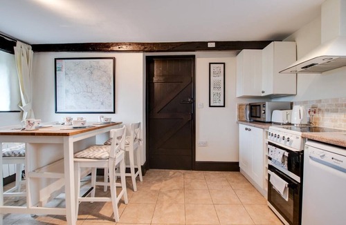 Peak District National Park Cottage | 2 Bed in Castleton (oc-h36308)