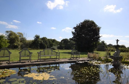 Chippenham Cottage | 2 Bed in Chippenham (oc-77333)