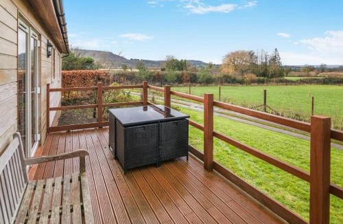 Dursley Cabin | 2 Bed in Coaley oc-s34729