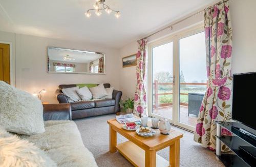 Dursley Cabin | 2 Bed in Coaley oc-s34729