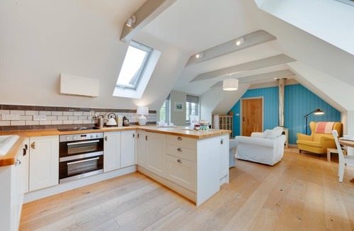 Bury St Edmunds Cottage | 2 Bed in Denham (oc-hob)