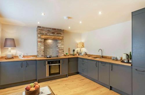 Lund House | 2 Bed in Driffield oc-75584